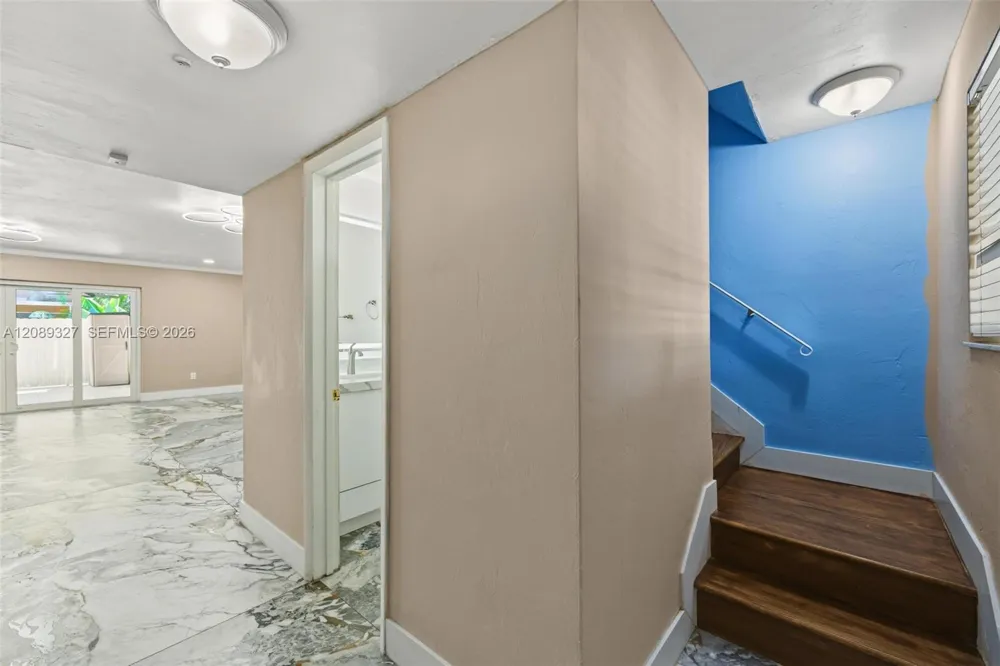 6905 W 2nd Way Hialeah, FL 33014