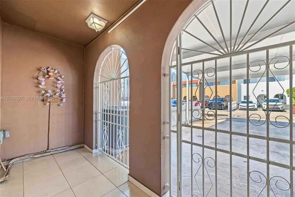 6905 W 2nd Way Hialeah, FL 33014