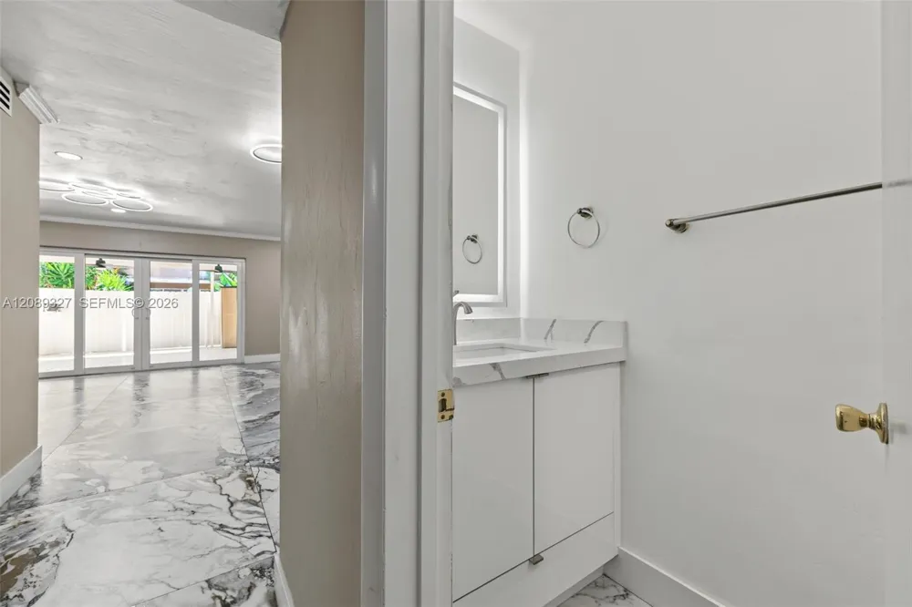 6905 W 2nd Way Hialeah, FL 33014