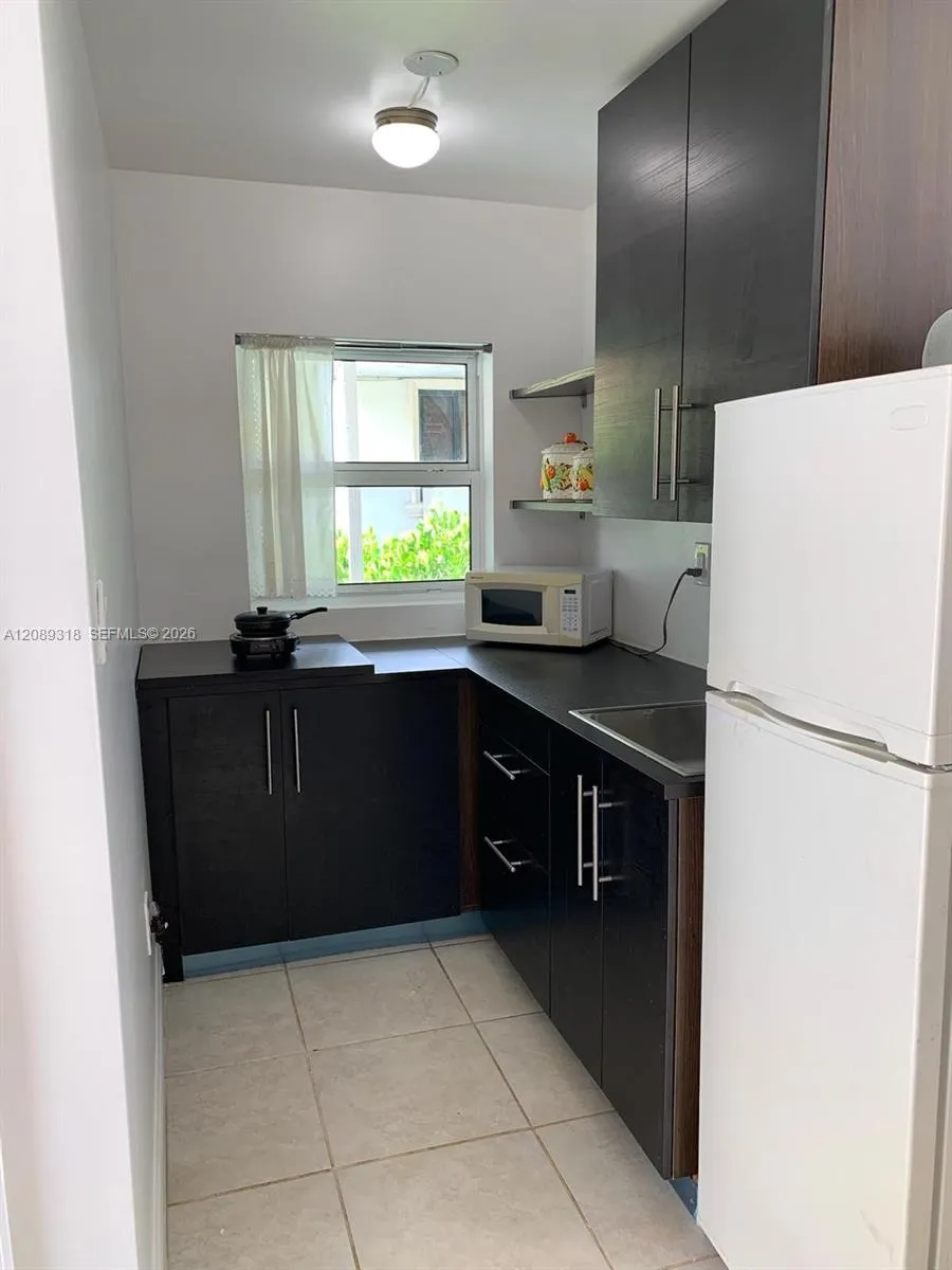 3235 NW 3rd St #3235 Miami, FL 33125