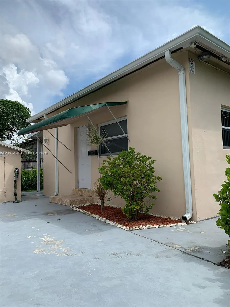 3235 NW 3rd St #3235 Miami, FL 33125
