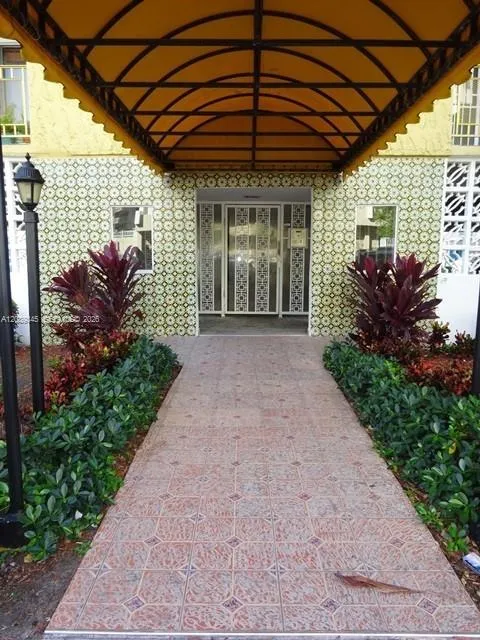 1340 Lincoln Rd #809 Miami Beach, FL 33139