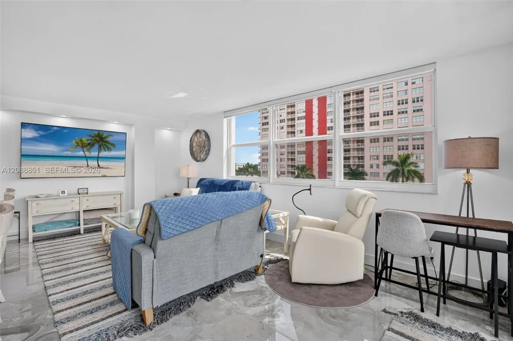 3113 S Ocean Dr #510 Hallandale Beach, FL 33009