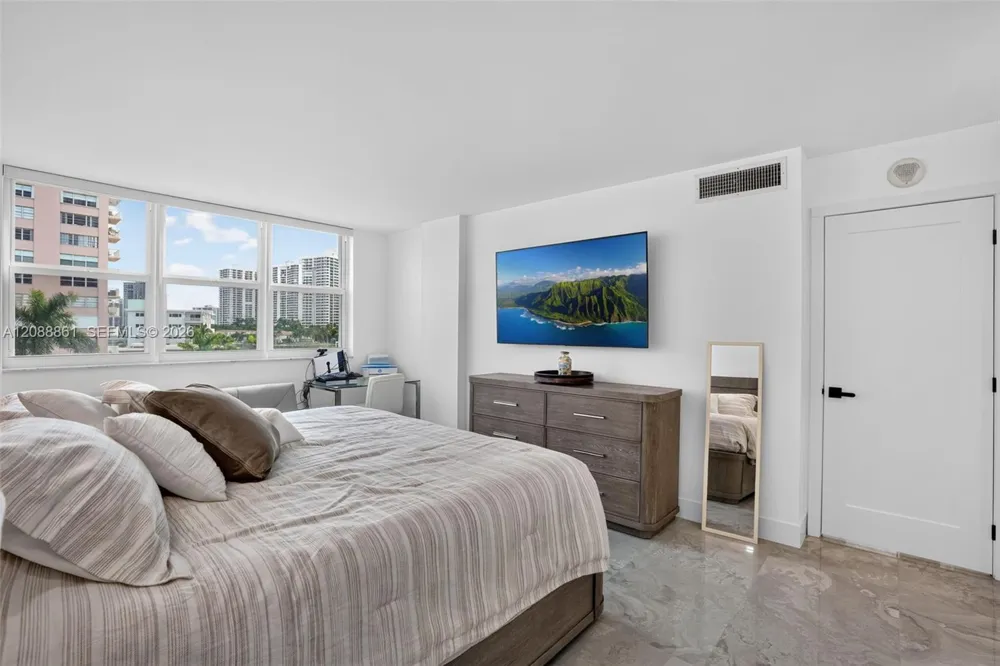 3113 S Ocean Dr #510 Hallandale Beach, FL 33009