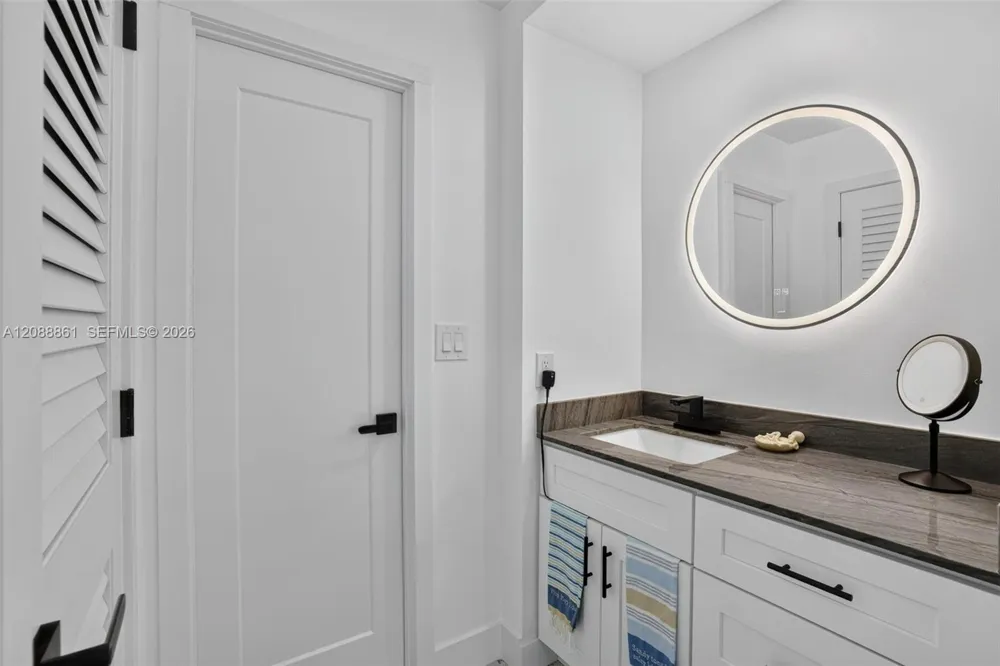 3113 S Ocean Dr #510 Hallandale Beach, FL 33009