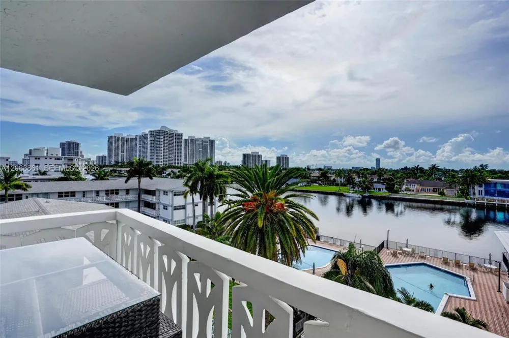 3113 S Ocean Dr #510 Hallandale Beach, FL 33009