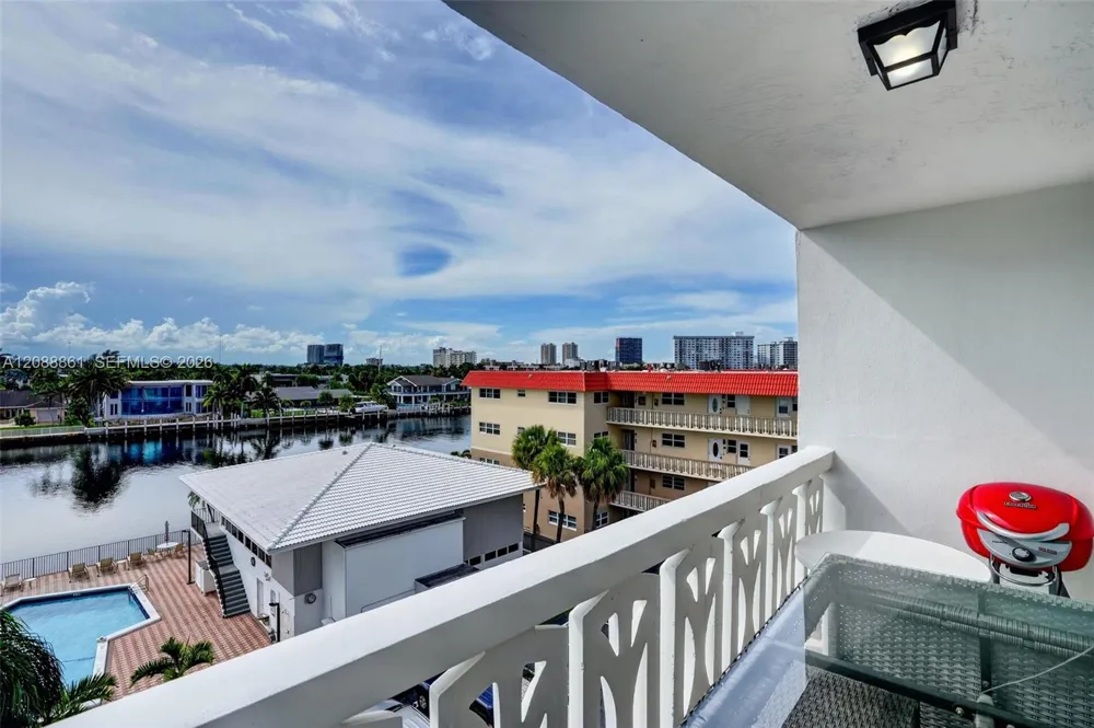 3113 S Ocean Dr #510 Hallandale Beach, FL 33009
