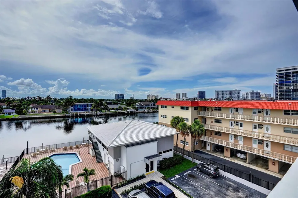 3113 S Ocean Dr #510 Hallandale Beach, FL 33009