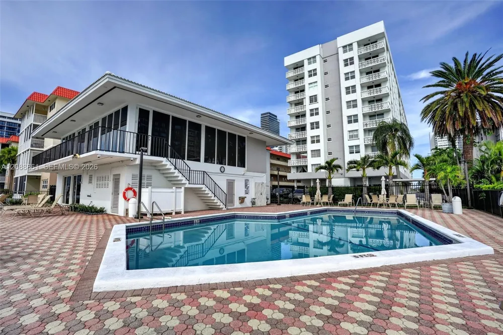 3113 S Ocean Dr #510 Hallandale Beach, FL 33009