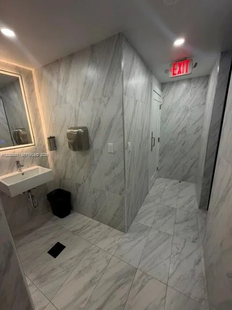 3113 S Ocean Dr #510 Hallandale Beach, FL 33009