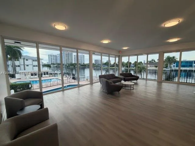 3113 S Ocean Dr #510 Hallandale Beach, FL 33009