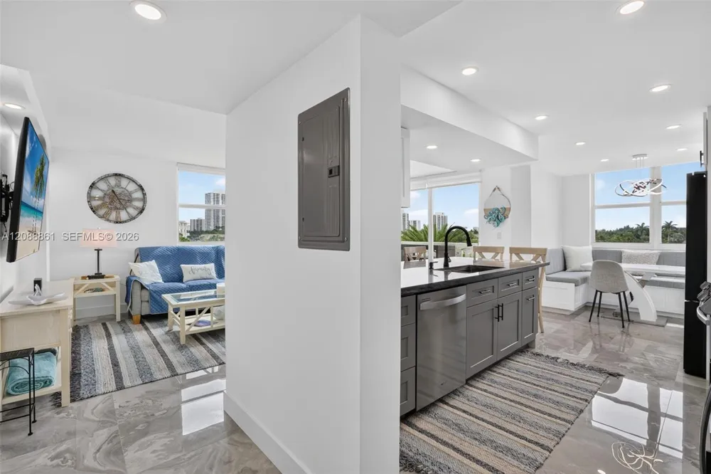 3113 S Ocean Dr #510 Hallandale Beach, FL 33009