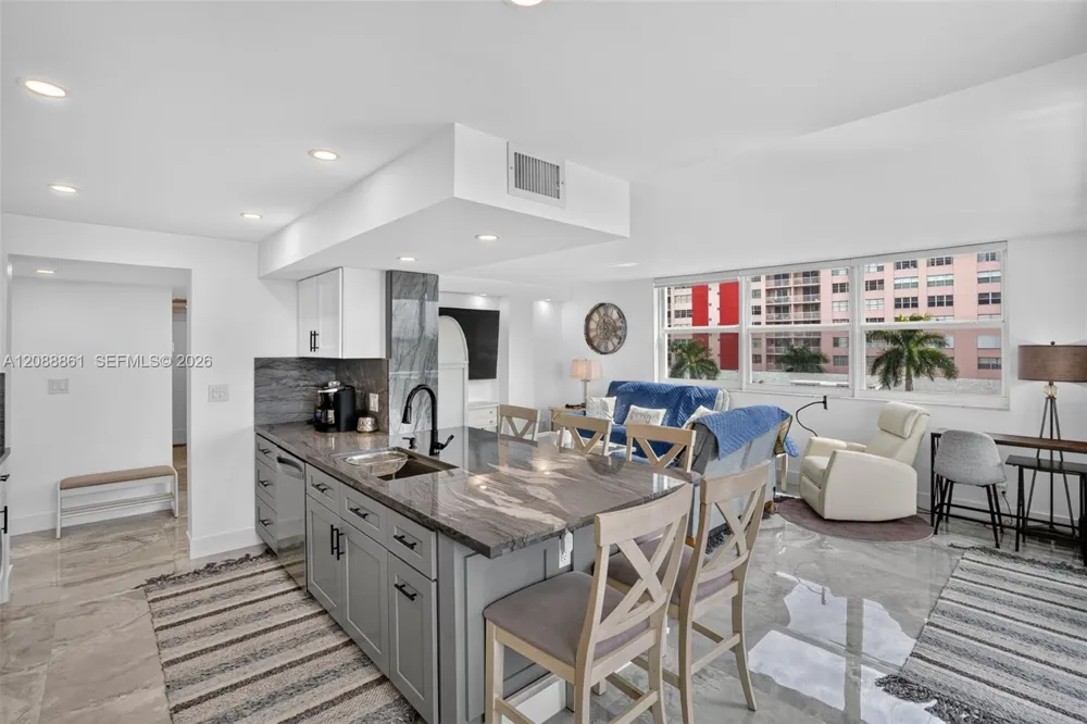 3113 S Ocean Dr #510 Hallandale Beach, FL 33009