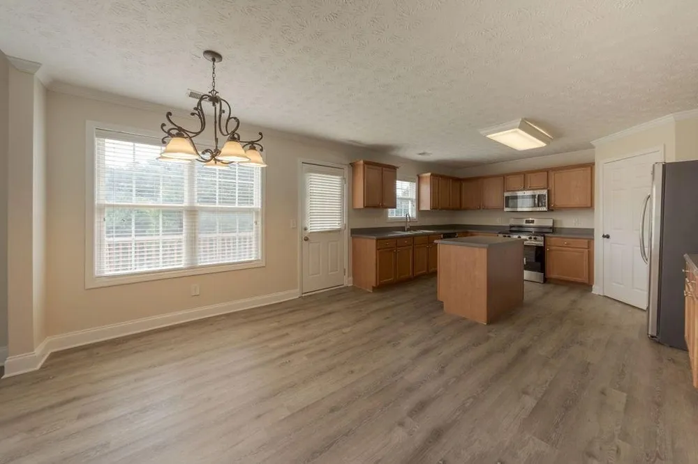 6015 Fairing Drop Lithonia, GA 30038