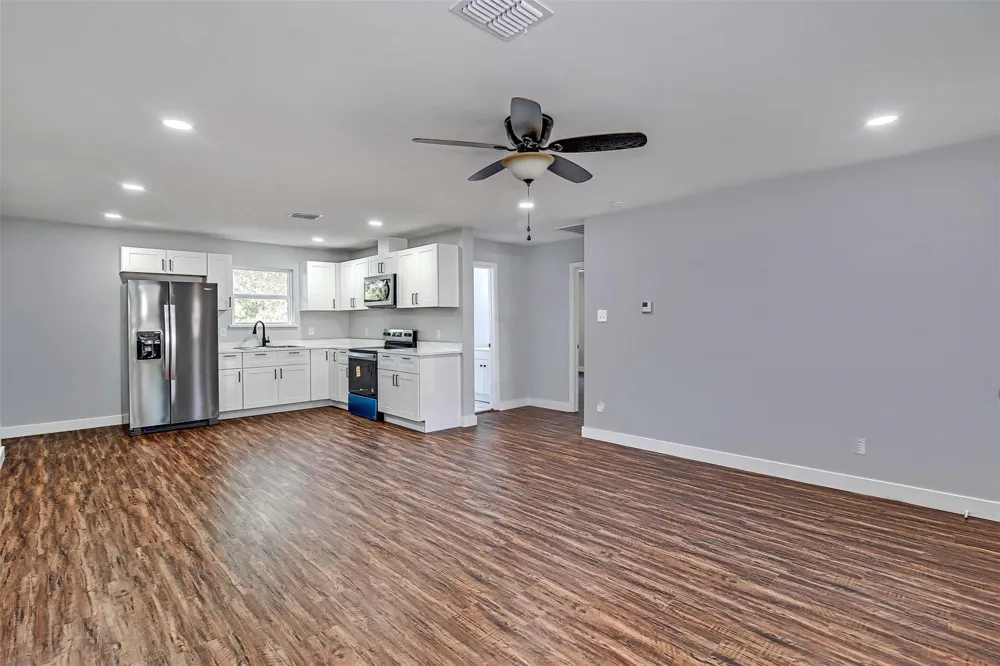 5305 Purdue Avenue River Oaks, TX 76114