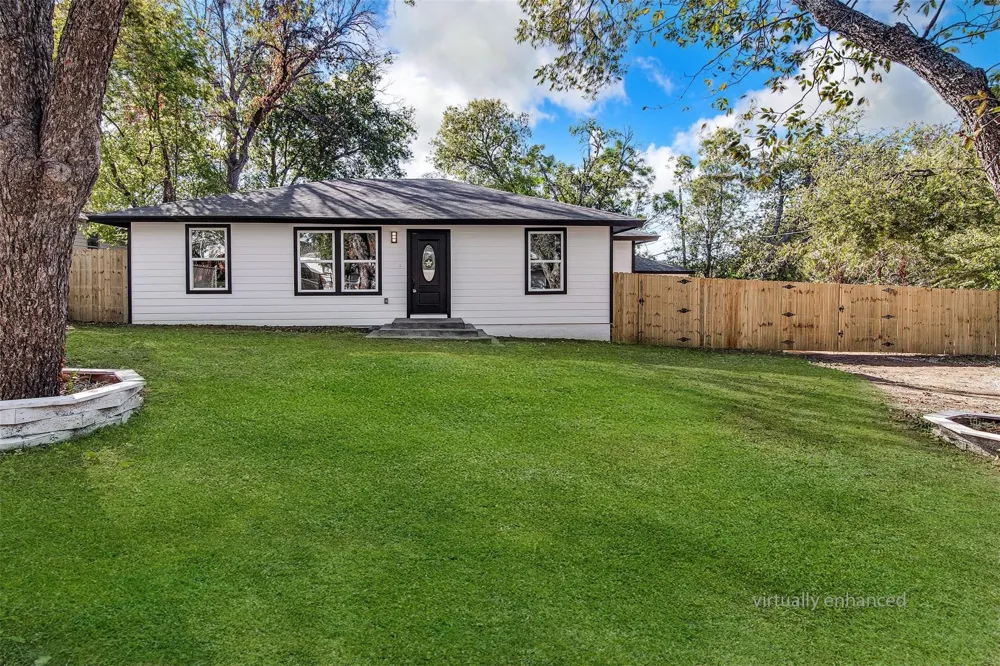 5305 Purdue Avenue River Oaks, TX 76114