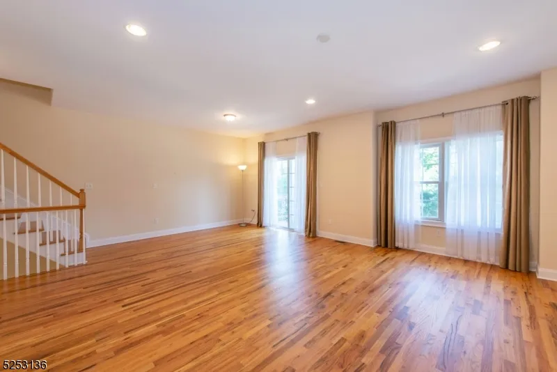 17 Halina Ln Butler, NJ 07405