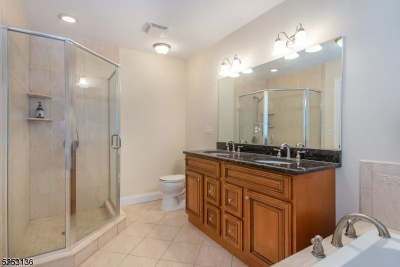 17 Halina Ln Butler, NJ 07405