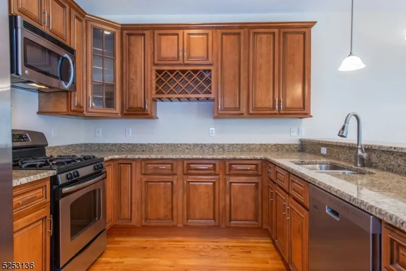 17 Halina Ln Butler, NJ 07405
