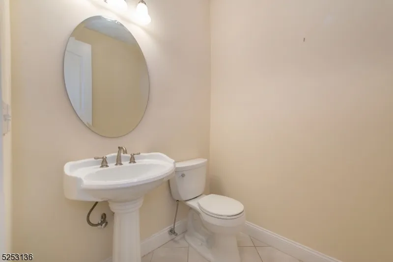 17 Halina Ln Butler, NJ 07405