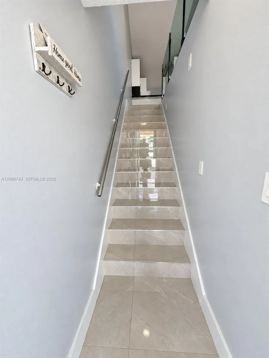 7727 W 29th Ln #202-39 Hialeah, FL 33018