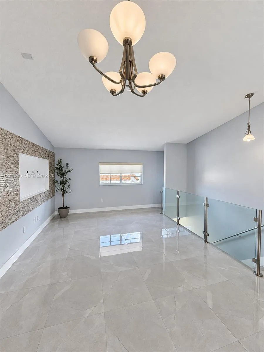 7727 W 29th Ln #202-39 Hialeah, FL 33018
