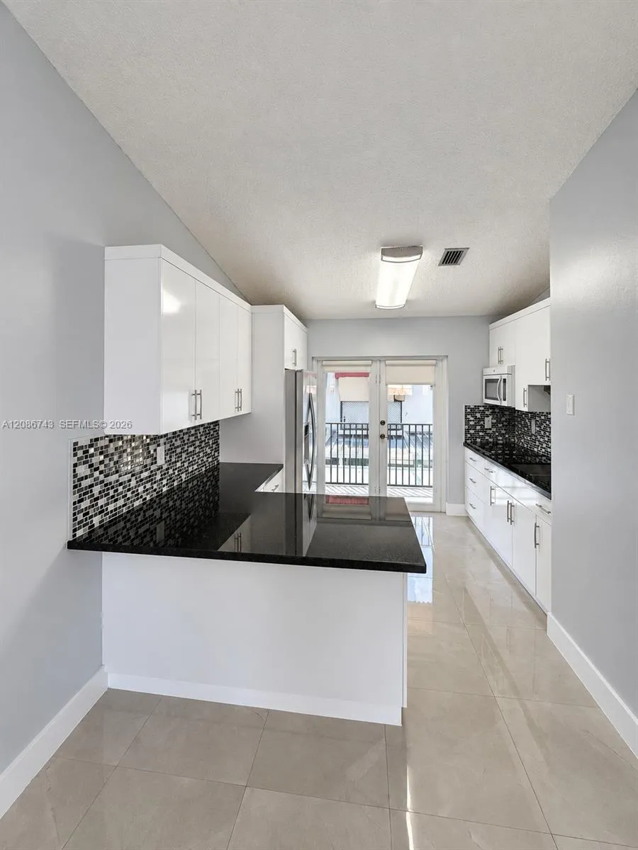7727 W 29th Ln #202-39 Hialeah, FL 33018