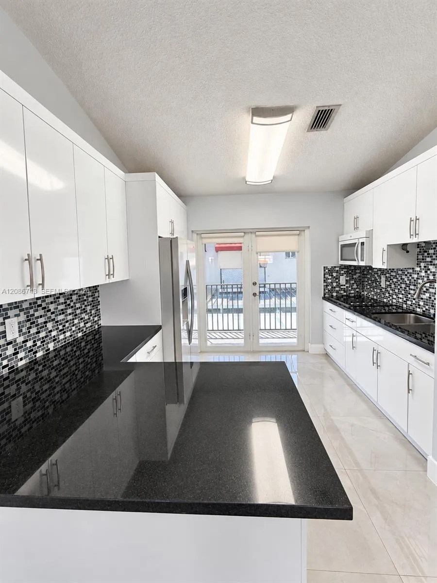 7727 W 29th Ln #202-39 Hialeah, FL 33018