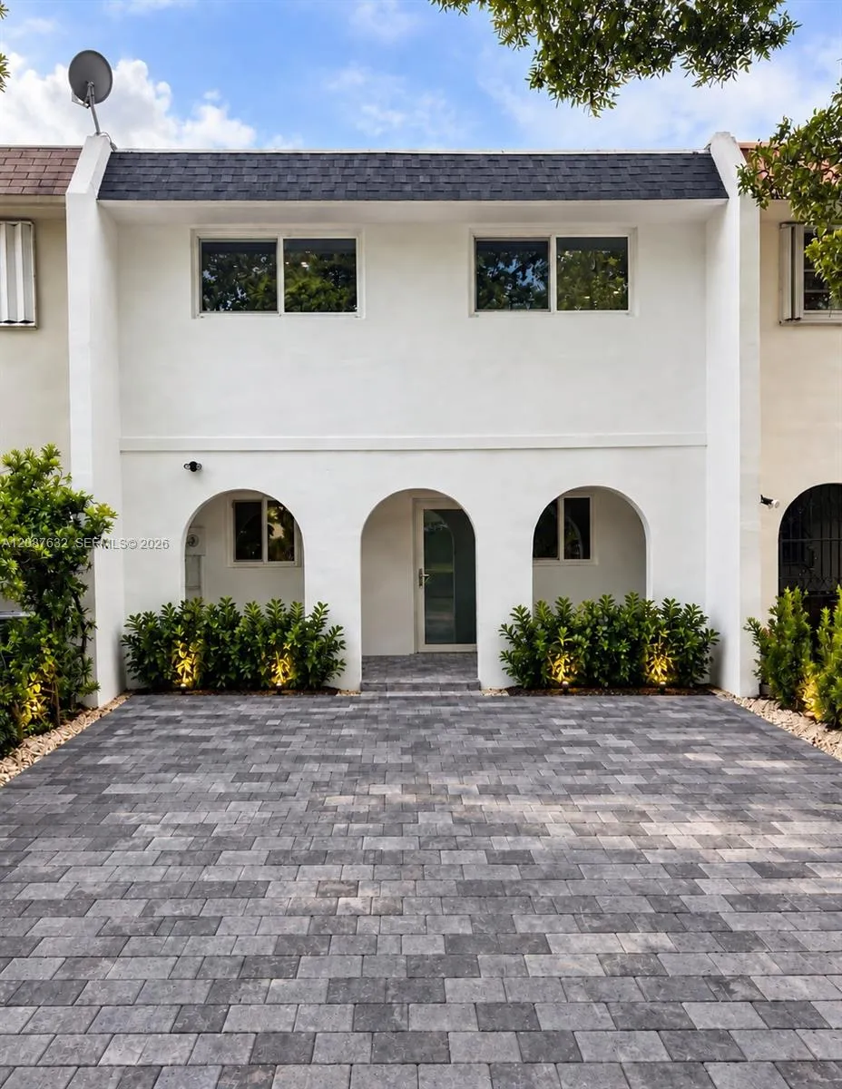 7164 W 3rd Ave Hialeah, FL 33014