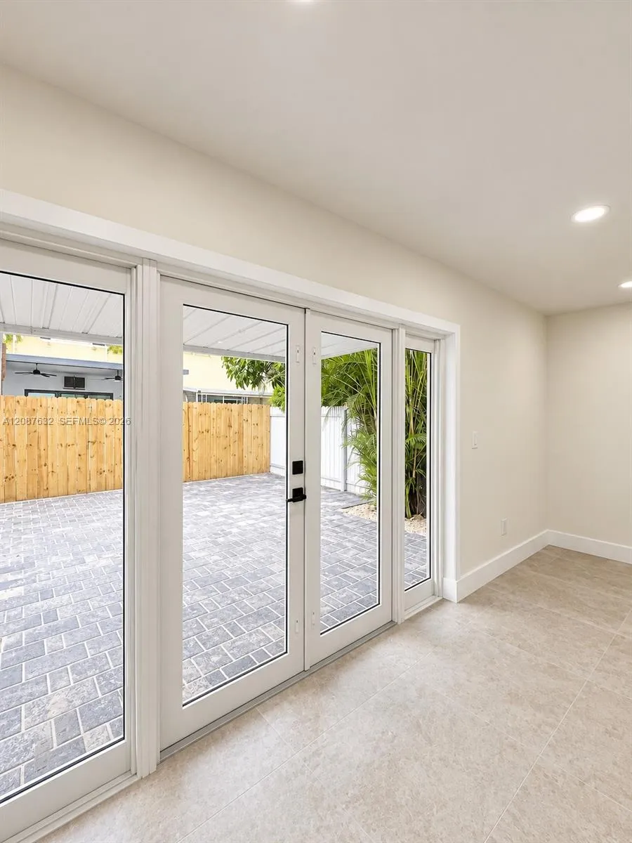 7164 W 3rd Ave Hialeah, FL 33014