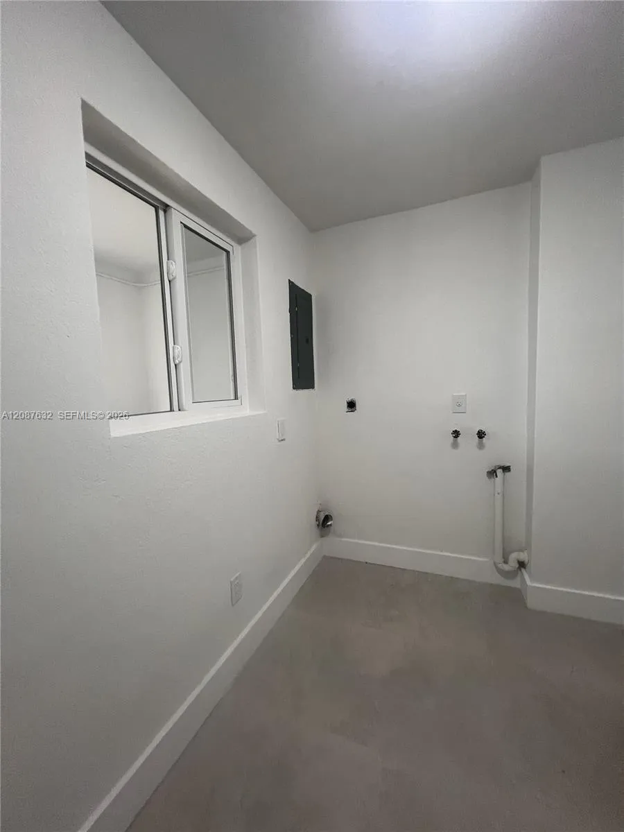 7164 W 3rd Ave Hialeah, FL 33014