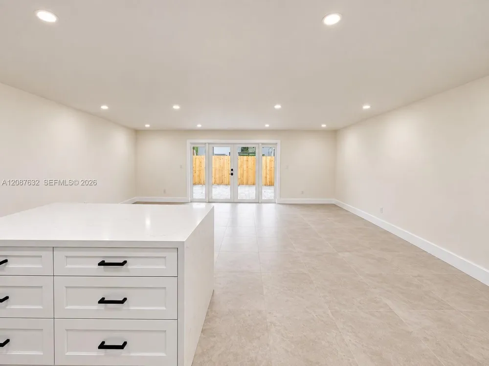7164 W 3rd Ave Hialeah, FL 33014