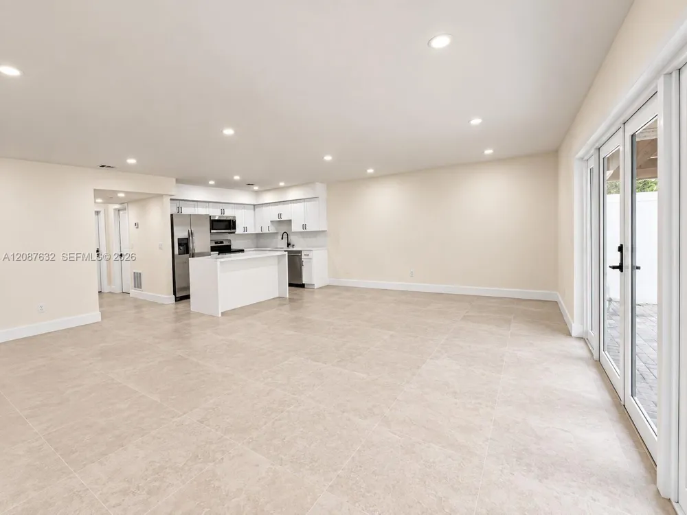7164 W 3rd Ave Hialeah, FL 33014