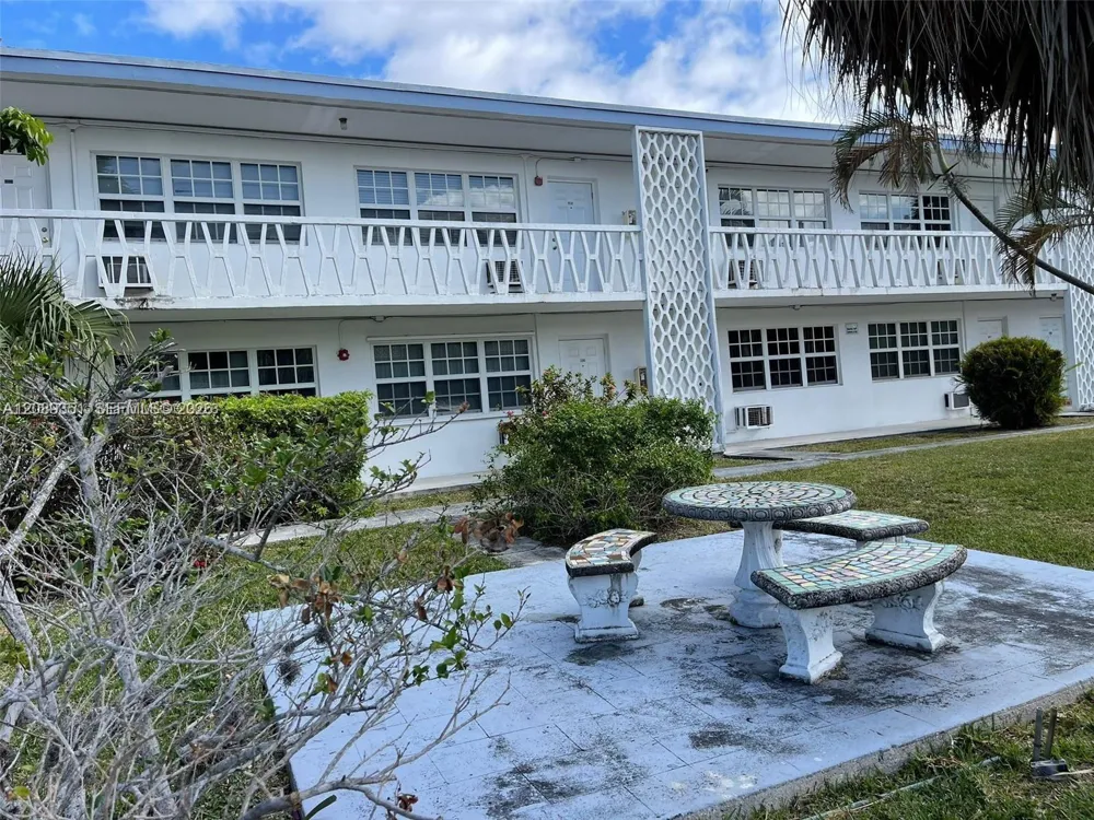 1471 NE 170th St #224A North Miami Beach, FL 33162