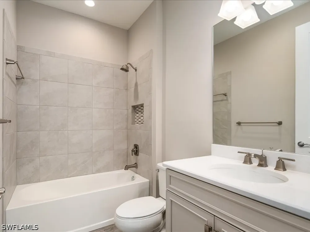 Marquesa Circle Naples, FL 34112