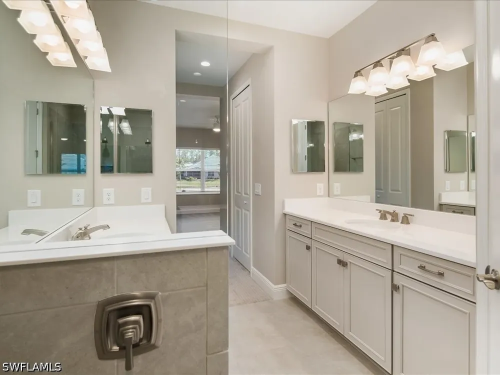 Marquesa Circle Naples, FL 34112