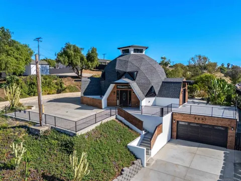 6937 Madrone
