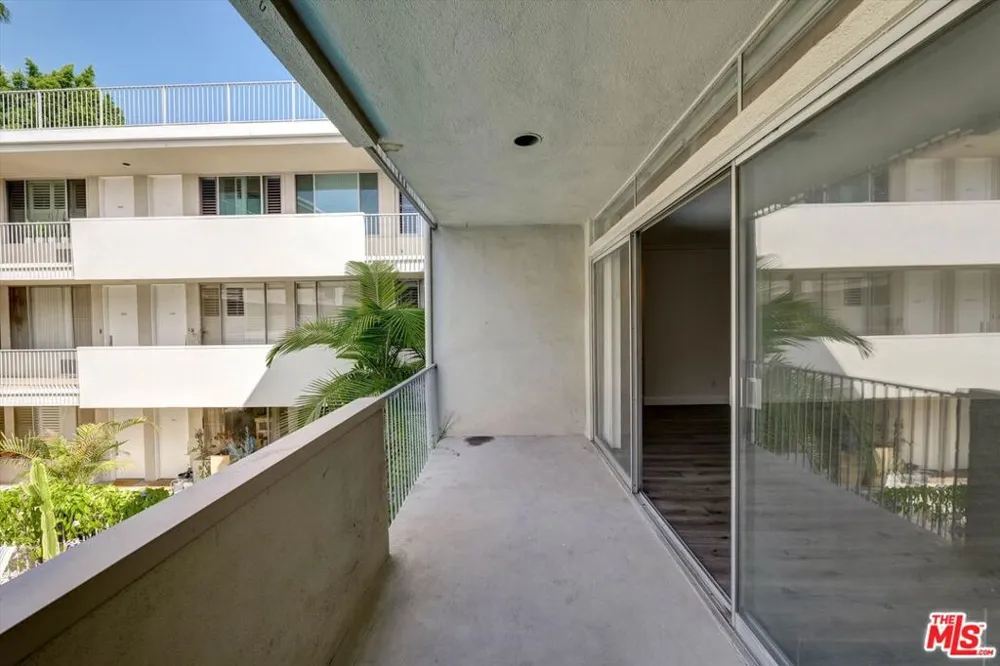 1200 Flores Street #207 West Hollywood, CA 90069