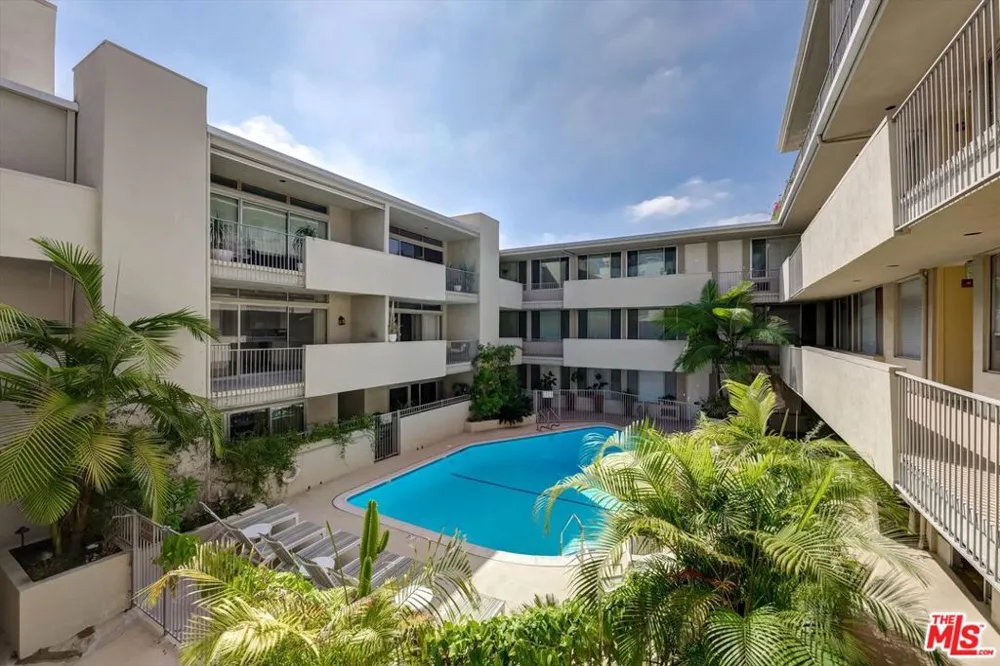 1200 Flores Street #207 West Hollywood, CA 90069