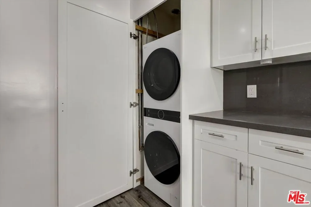 1200 Flores Street #207 West Hollywood, CA 90069