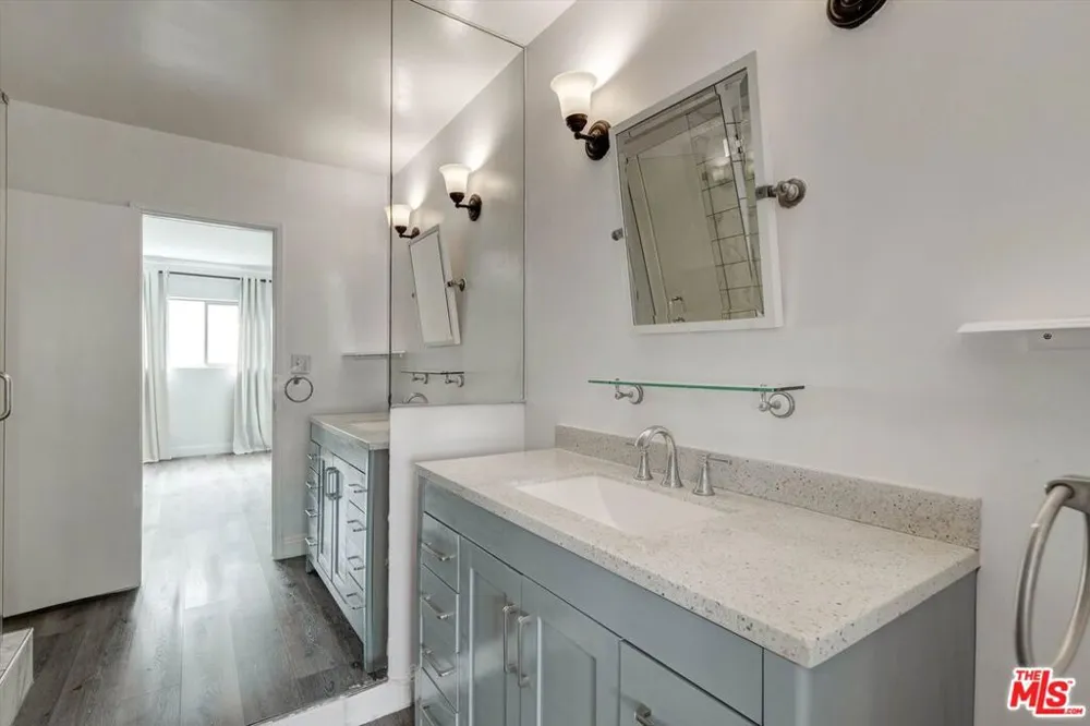 1200 Flores Street #207 West Hollywood, CA 90069