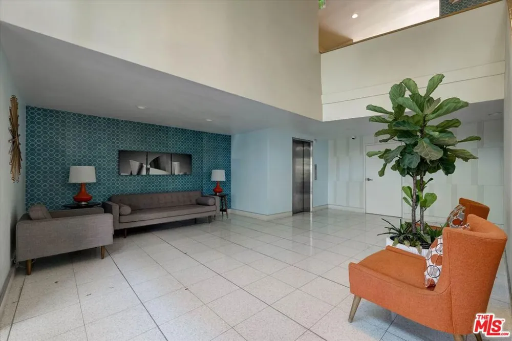 1200 Flores Street #207 West Hollywood, CA 90069