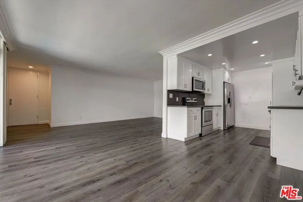 1200 Flores Street #207 West Hollywood, CA 90069