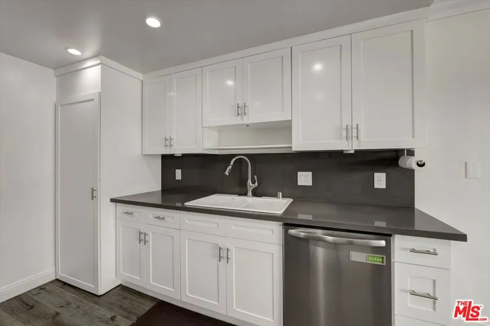 1200 Flores Street #207 West Hollywood, CA 90069