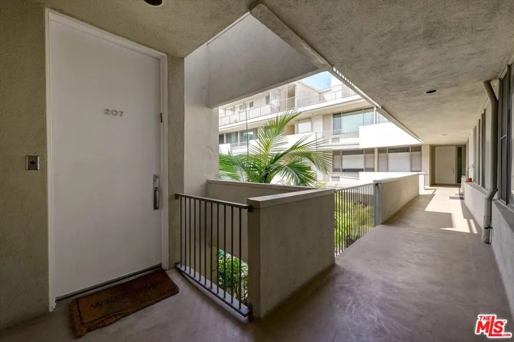 1200 Flores Street #207 West Hollywood, CA 90069