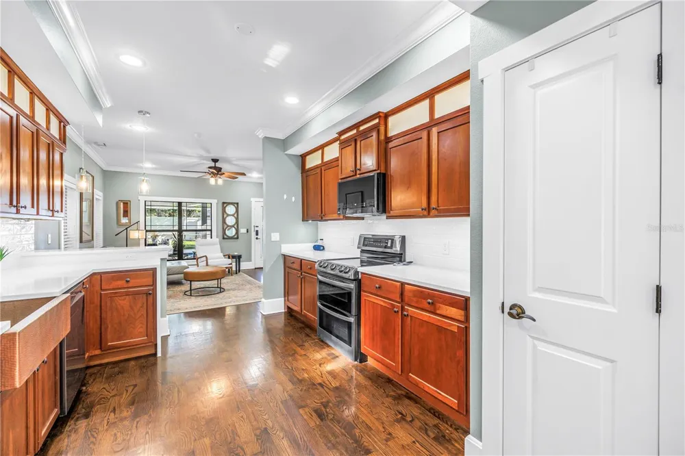 6551 EMERSON AVENUE S St Petersburg, FL 33707