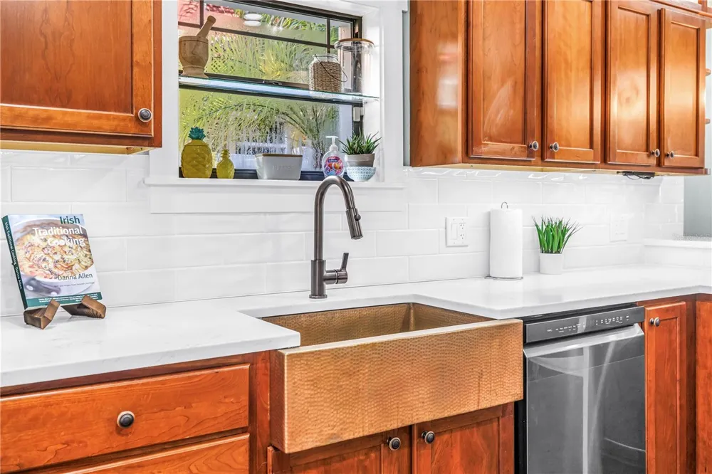 6551 EMERSON AVENUE S St Petersburg, FL 33707