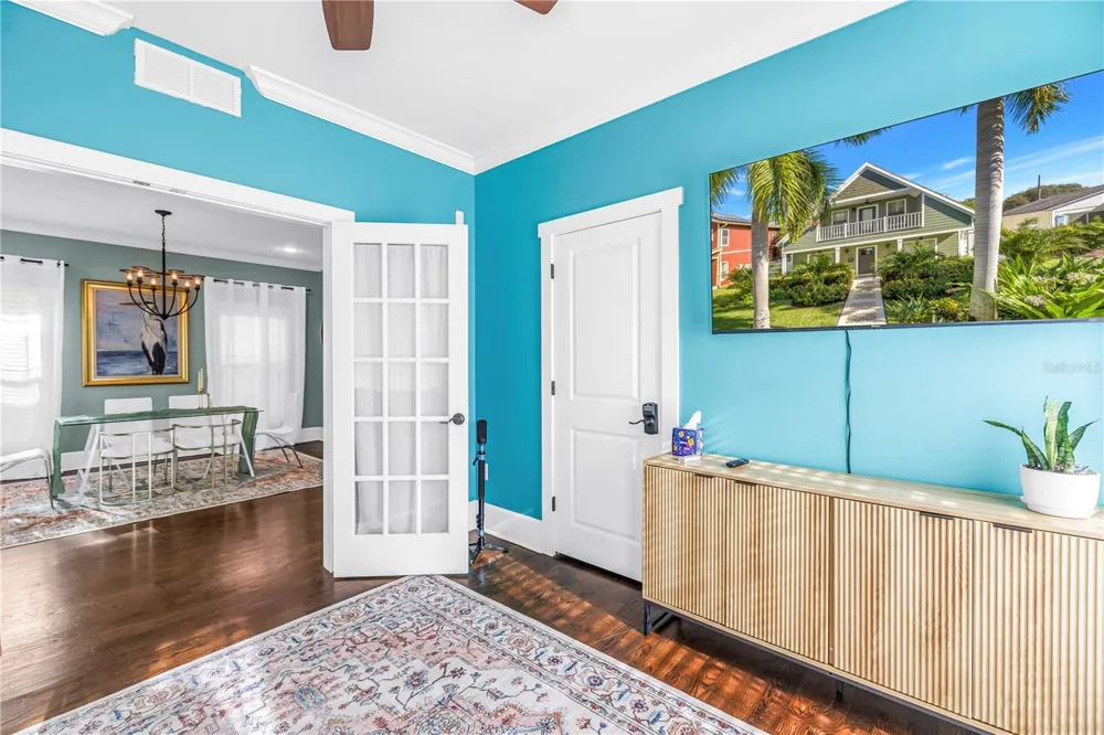 6551 EMERSON AVENUE S St Petersburg, FL 33707