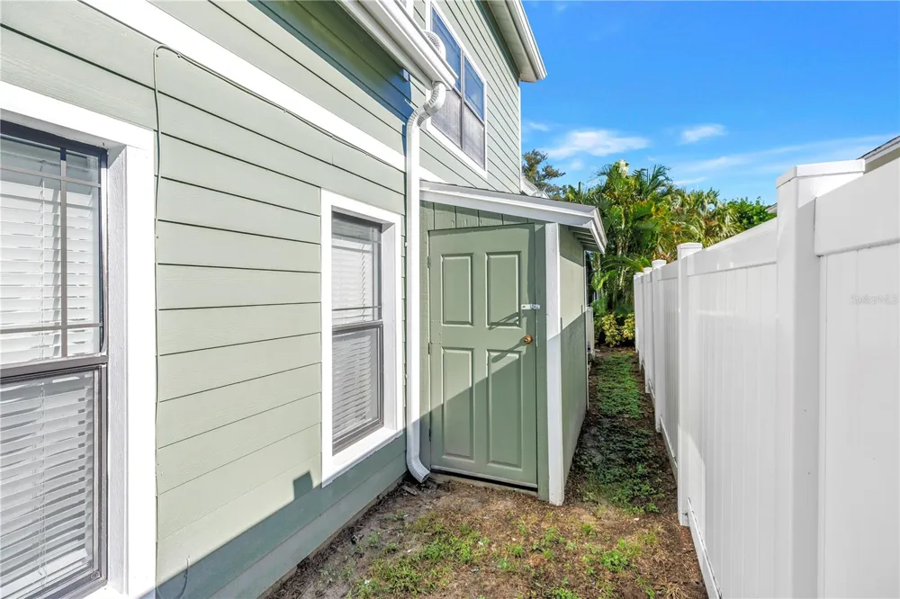 6551 EMERSON AVENUE S St Petersburg, FL 33707