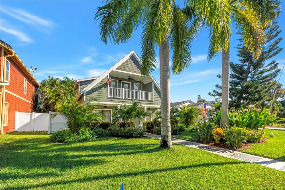 6551 EMERSON AVENUE S St Petersburg, FL 33707